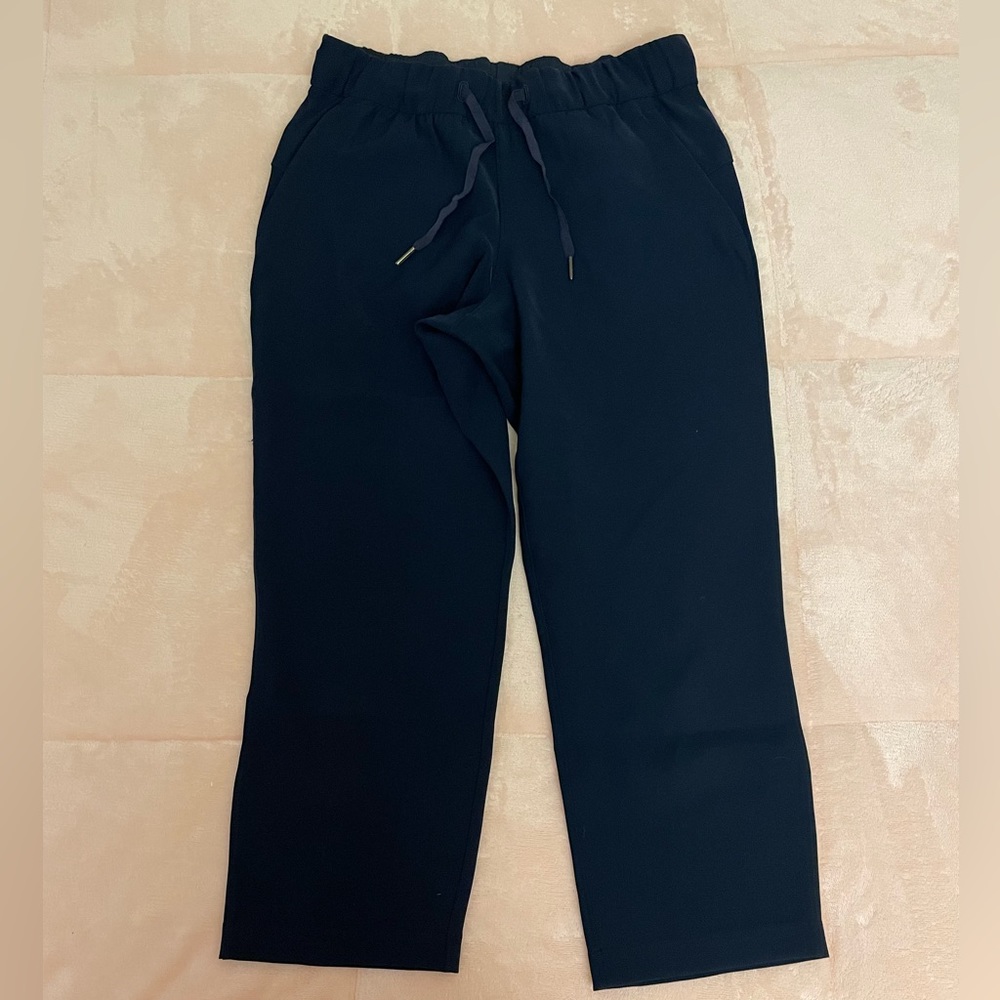Lululemon mid rise cropped pants